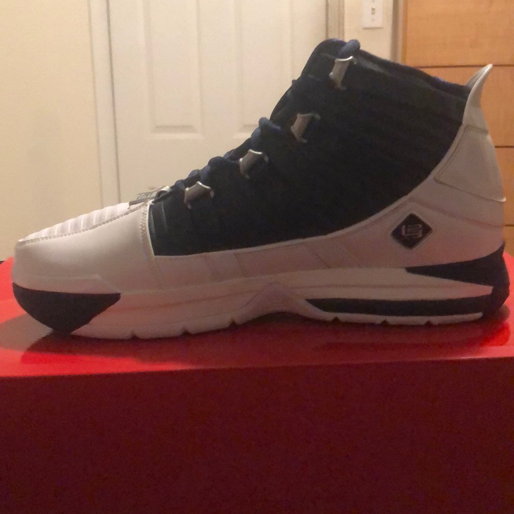 ZOOM LEBRON III QS